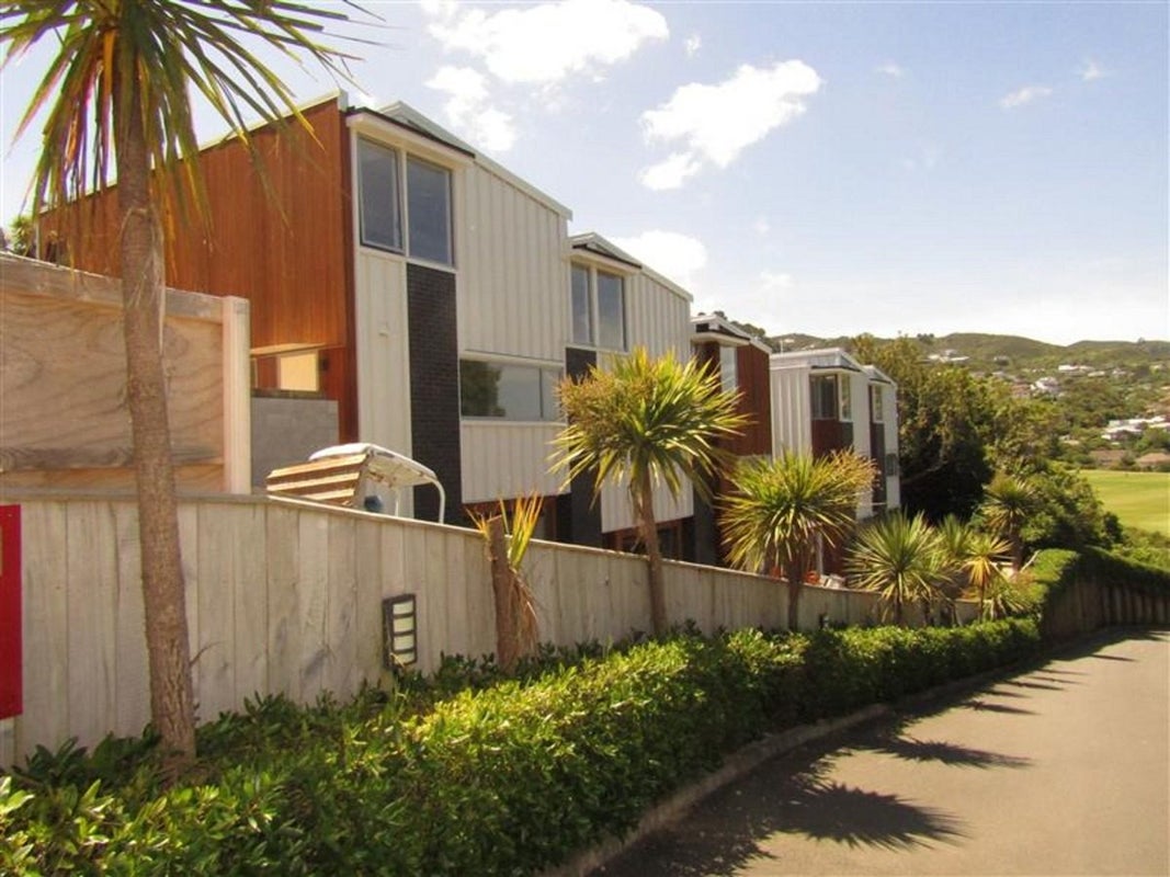 5/38 Makara Road, Karori, Wellington - Carousel 1