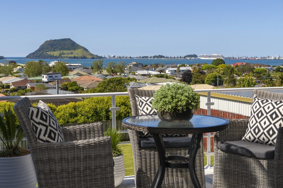 23 Tirinui Crest Road, Otumoetai, Tauranga - Carousel 1