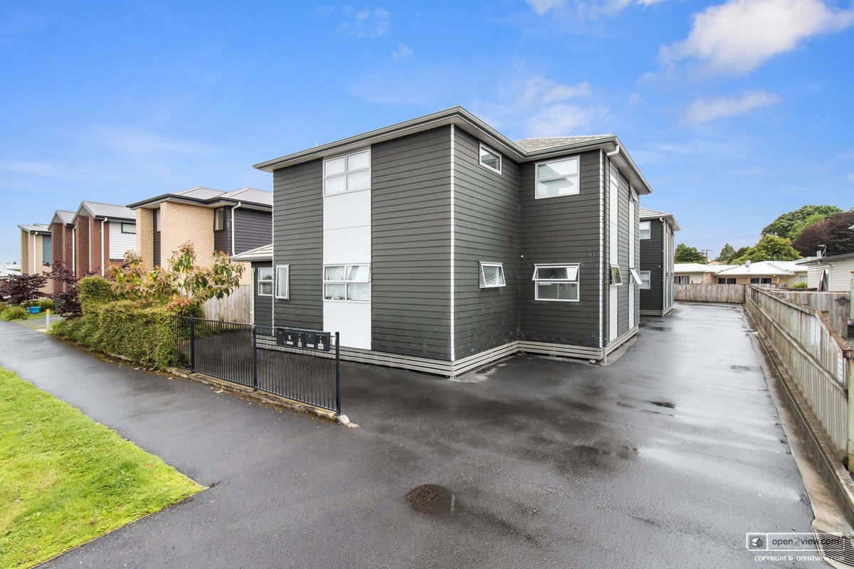 5/52 Helena Road, Hillcrest, Hamilton - Carousel 1
