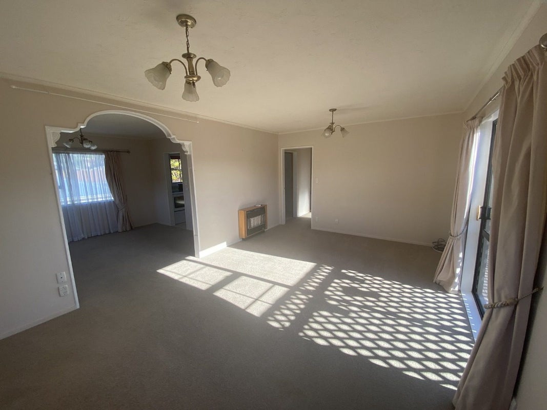 85B Oxford Street, Tawa, Wellington - Carousel 2
