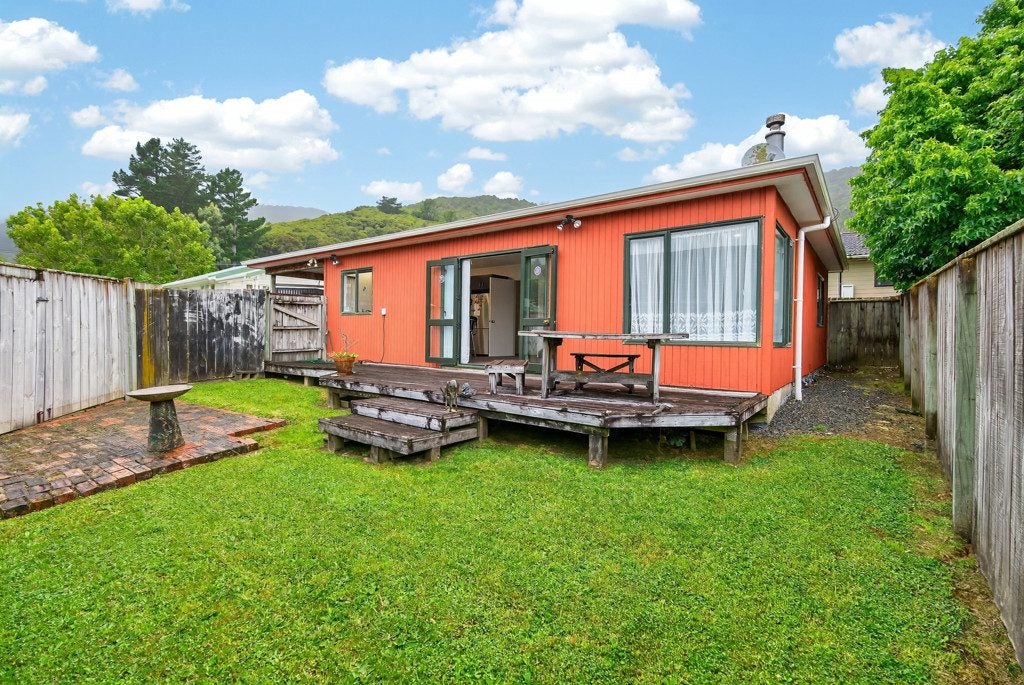 32A Hay Street, Naenae, Lower Hutt - Carousel 2