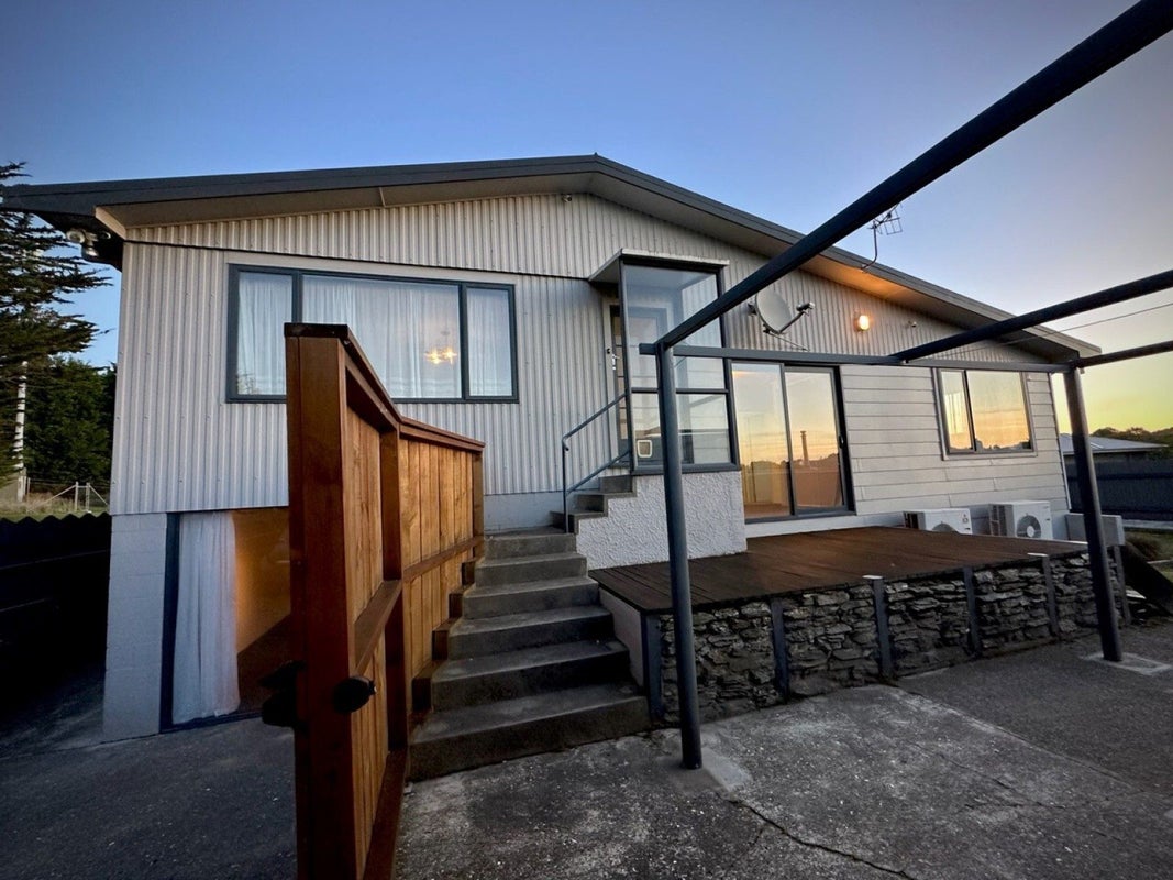 77 Nichol Street, Heidelberg, Invercargill - Carousel 1
