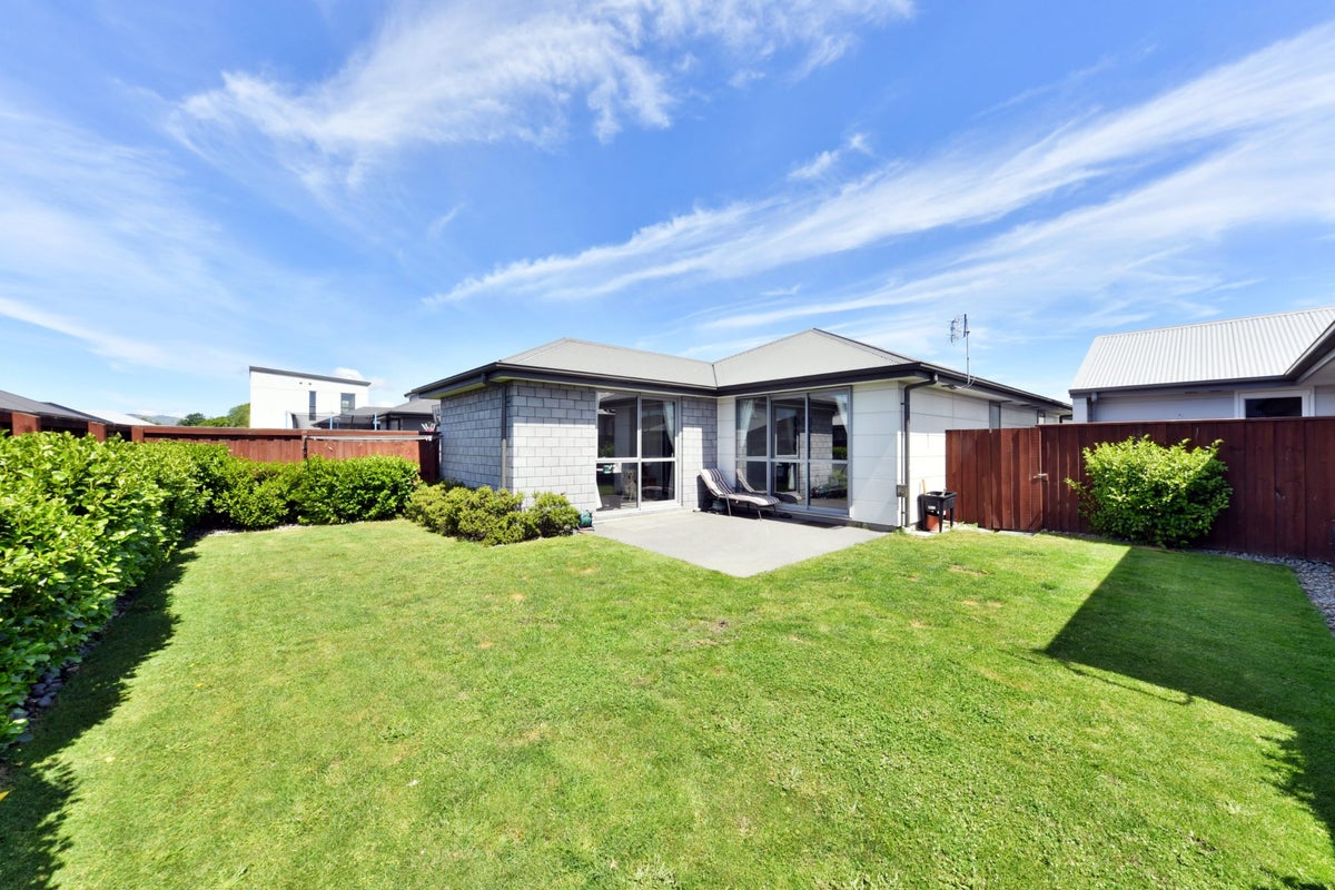 26 George West Square, Wigram, Christchurch - Carousel 1
