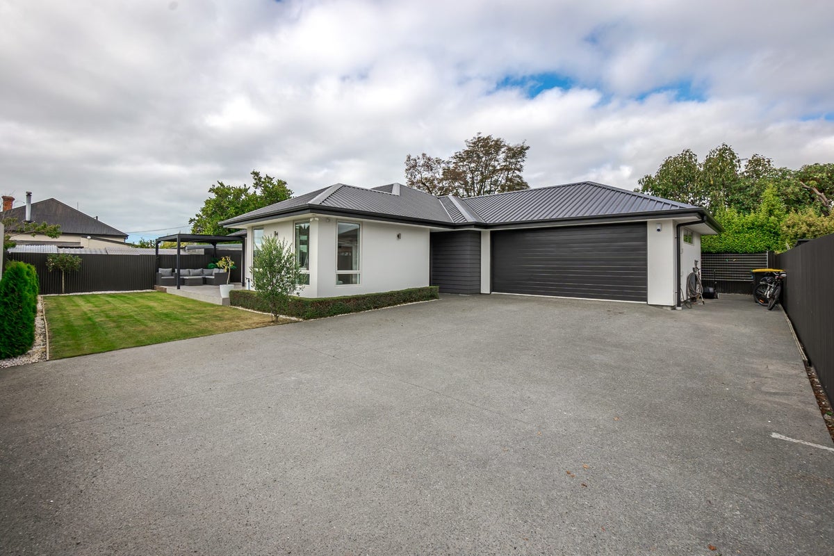 27 Broadway Avenue, Highfield, Timaru - Carousel 1