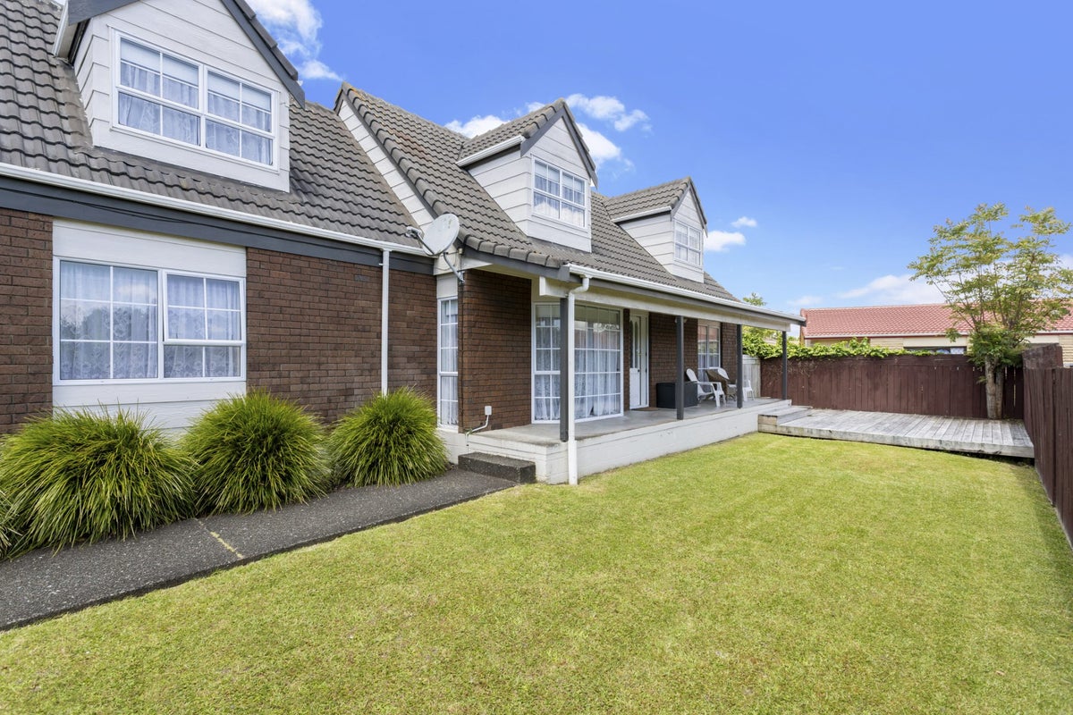 229 Edmonton Road, Te Atatu South, Auckland - Carousel 1