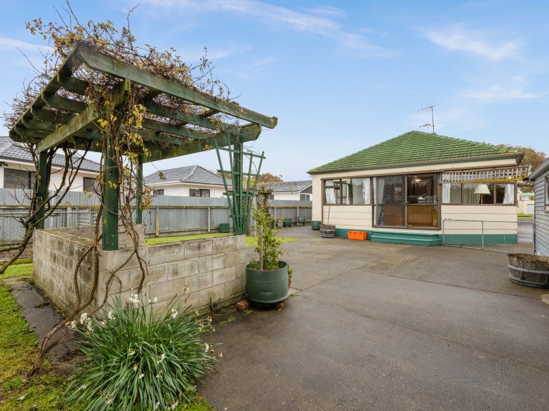 2/62 Nuffield Avenue, Marewa, Napier - Carousel 1