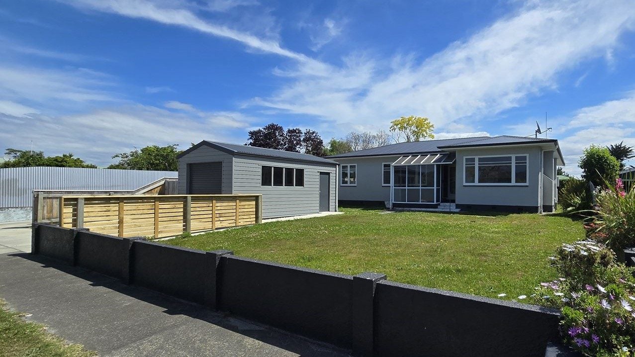14 Henderson Crescent, Onekawa, Napier - Carousel 1