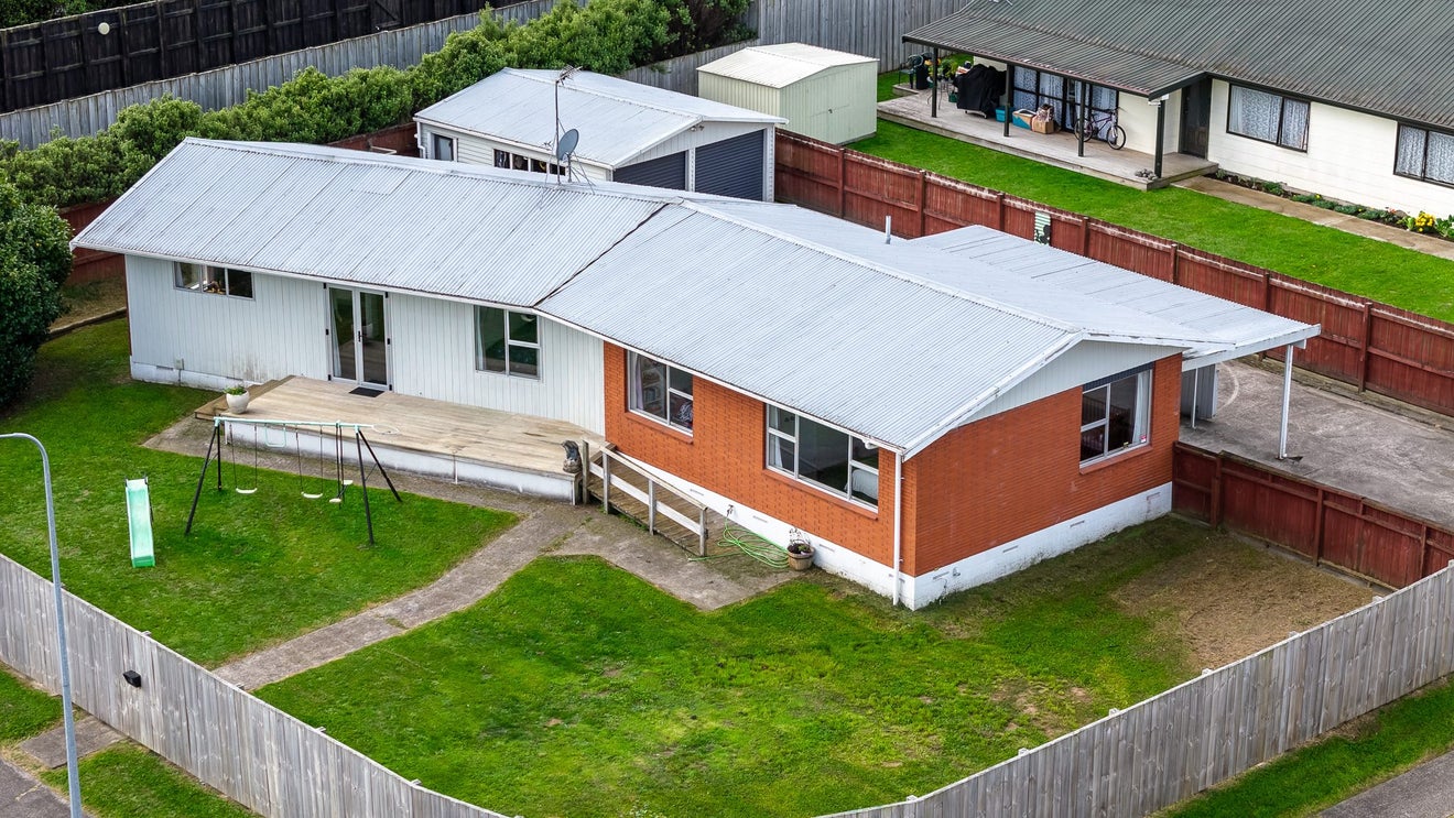 15 Poaka Avenue, Dinsdale, Hamilton - Carousel 26