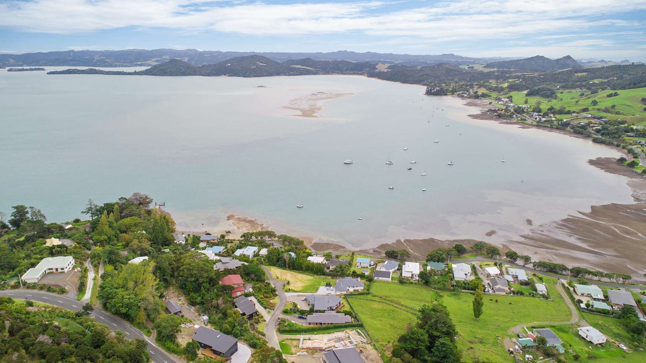 27 Anchorage View, Onerahi, Whangarei - Carousel 1
