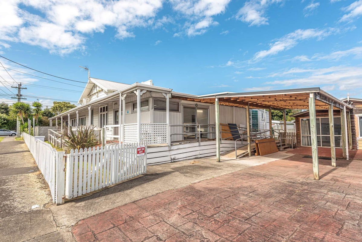 1 Moore Avenue, Tawhero, Whanganui - Carousel 1