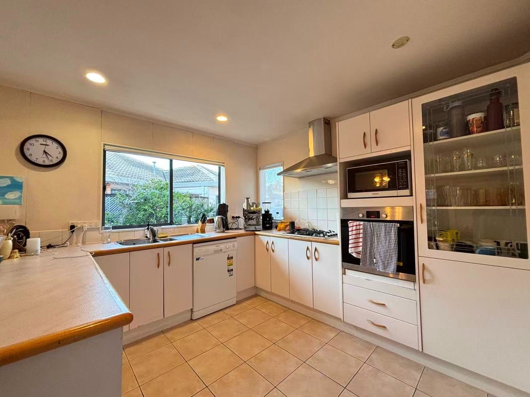 4/9 Dunn Place, Farm Cove, Auckland - Carousel 2
