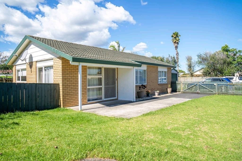 11A Bill Phillip Place, Clendon Park, Auckland - Carousel 7