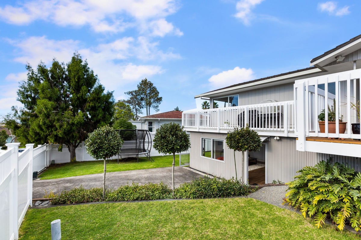 4 Willow Way, Sunnyhills, Auckland - Carousel 2