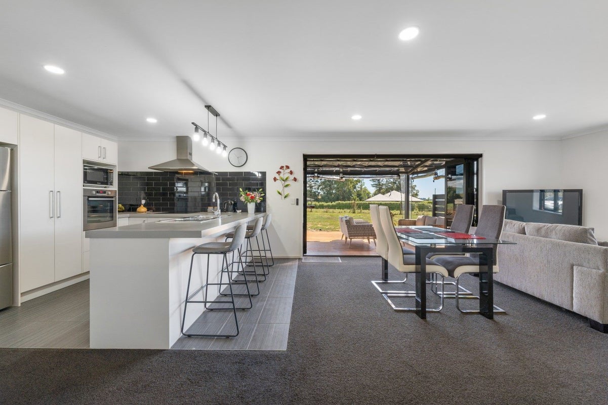 330 Waikeria Road, Kihikihi, Te Awamutu - Carousel 1