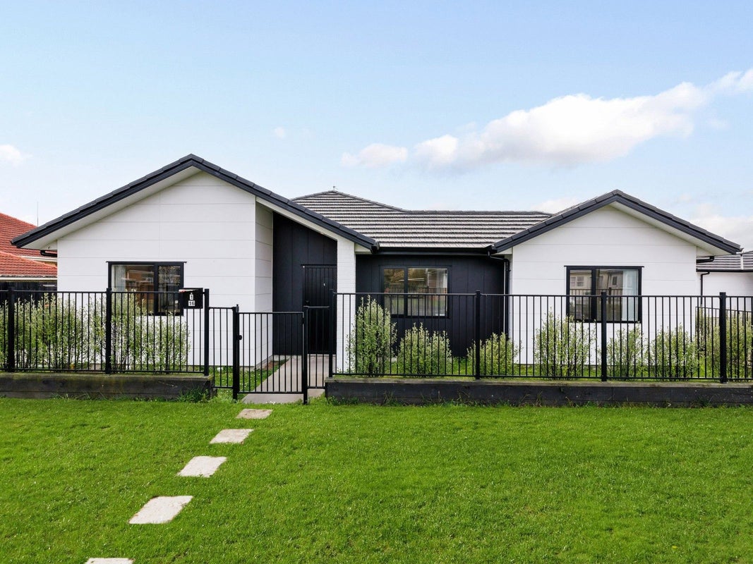 1/16 Steele Road, Forest Lake, Hamilton - Carousel 1