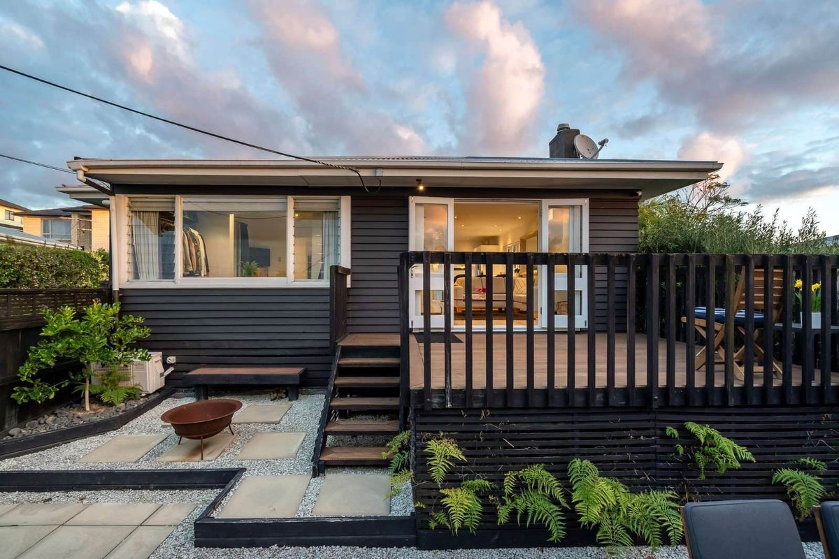 1/4 Spencer Road, Pinehill, Auckland - Carousel 2