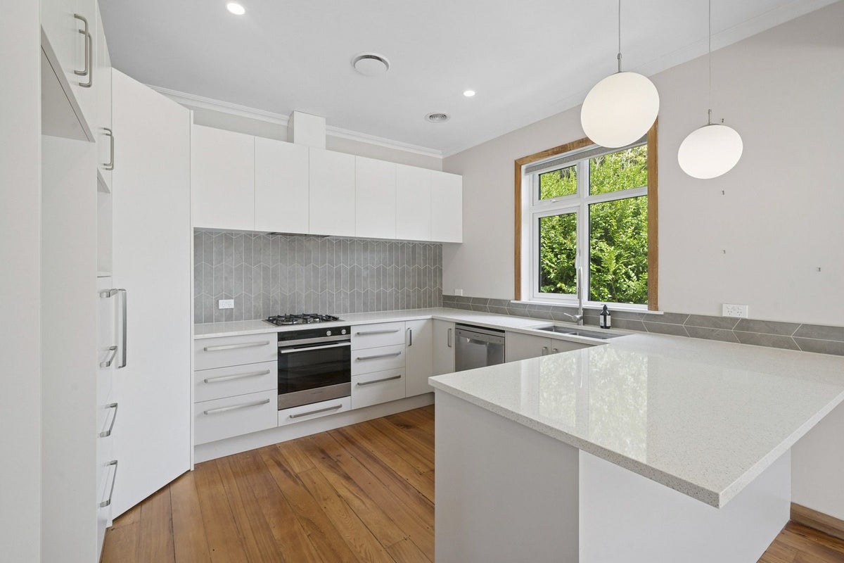 144 Newlands Road, Newlands, Wellington - Carousel 2