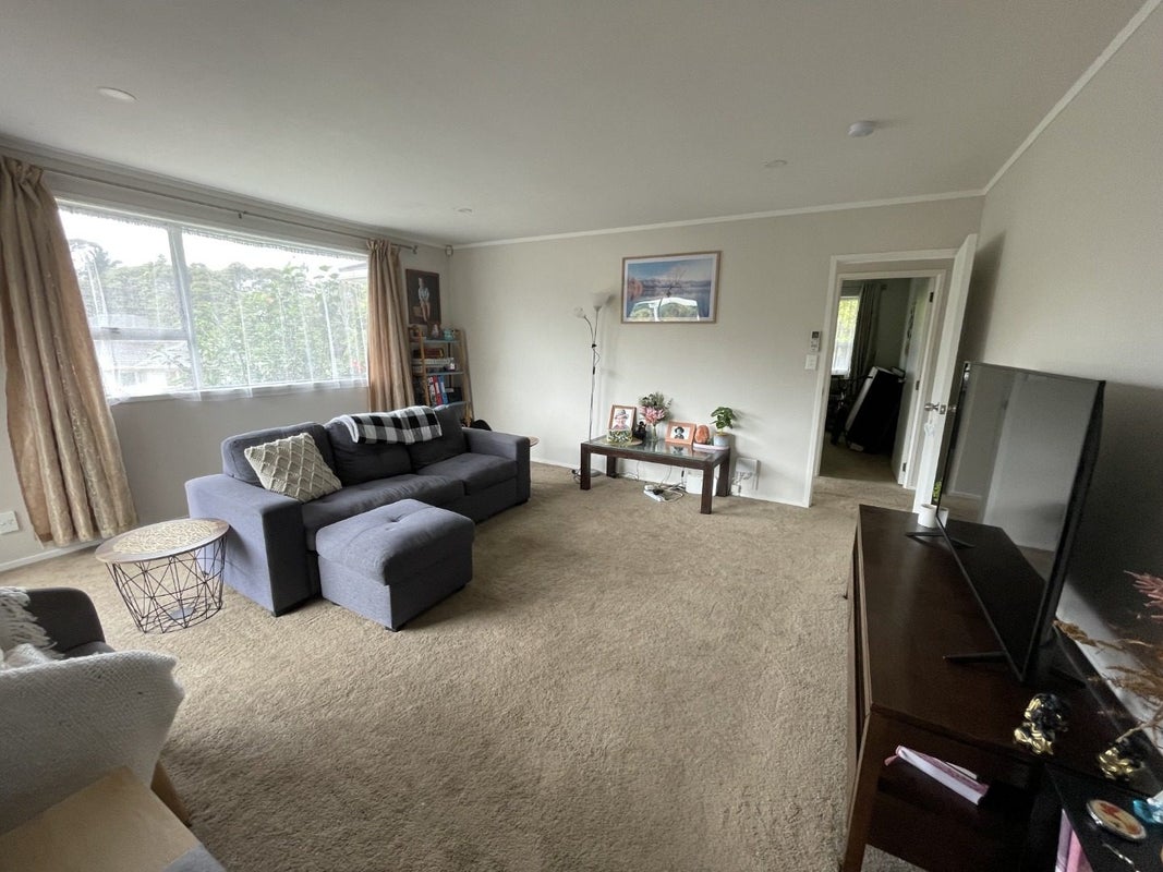 24 Onedin Place, Titirangi, Auckland - Carousel 1
