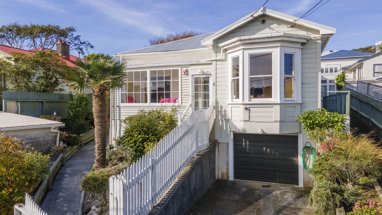 4 Arthur Carman Street, Johnsonville, Wellington - Carousel 1