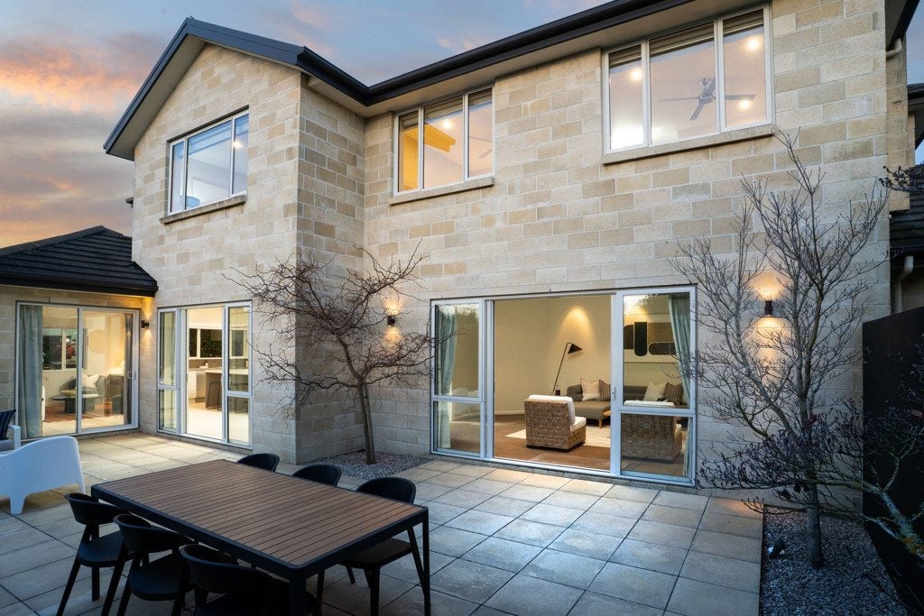3 Leabridge Mews, Harewood, Christchurch - Carousel 23