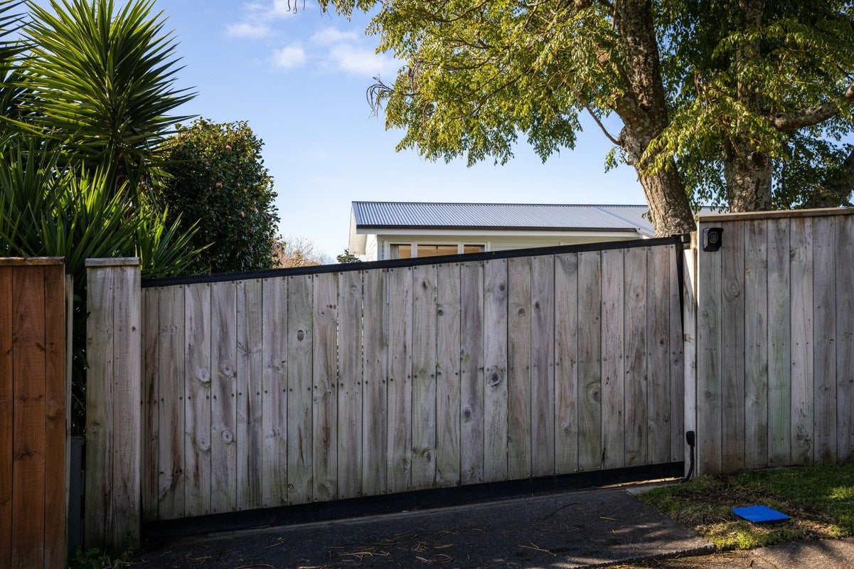 7 Mayfair Place, Westown, New Plymouth - Carousel 27
