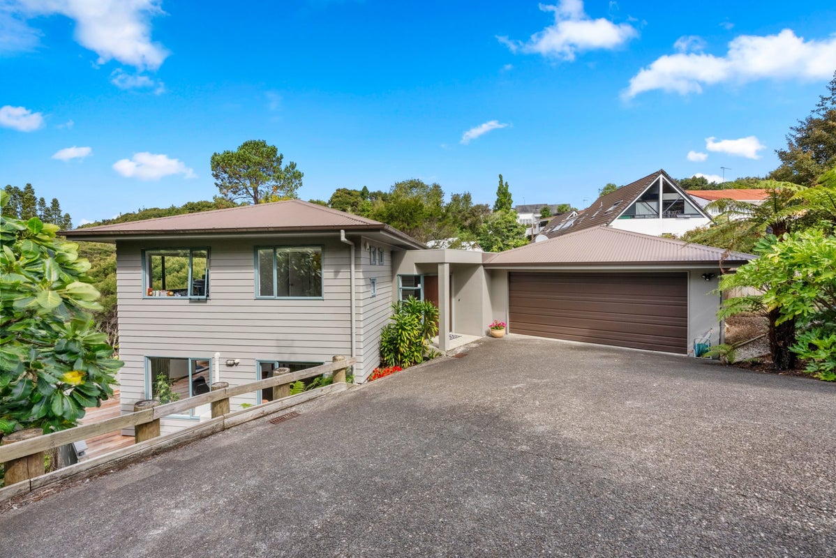 140 Chelsea View Drive, Chatswood, Auckland - Carousel 1
