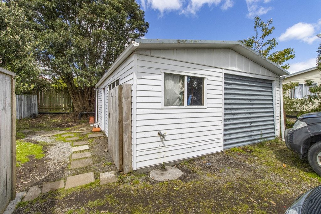 16 Silvan Place, Bell Block, New Plymouth - Carousel 25