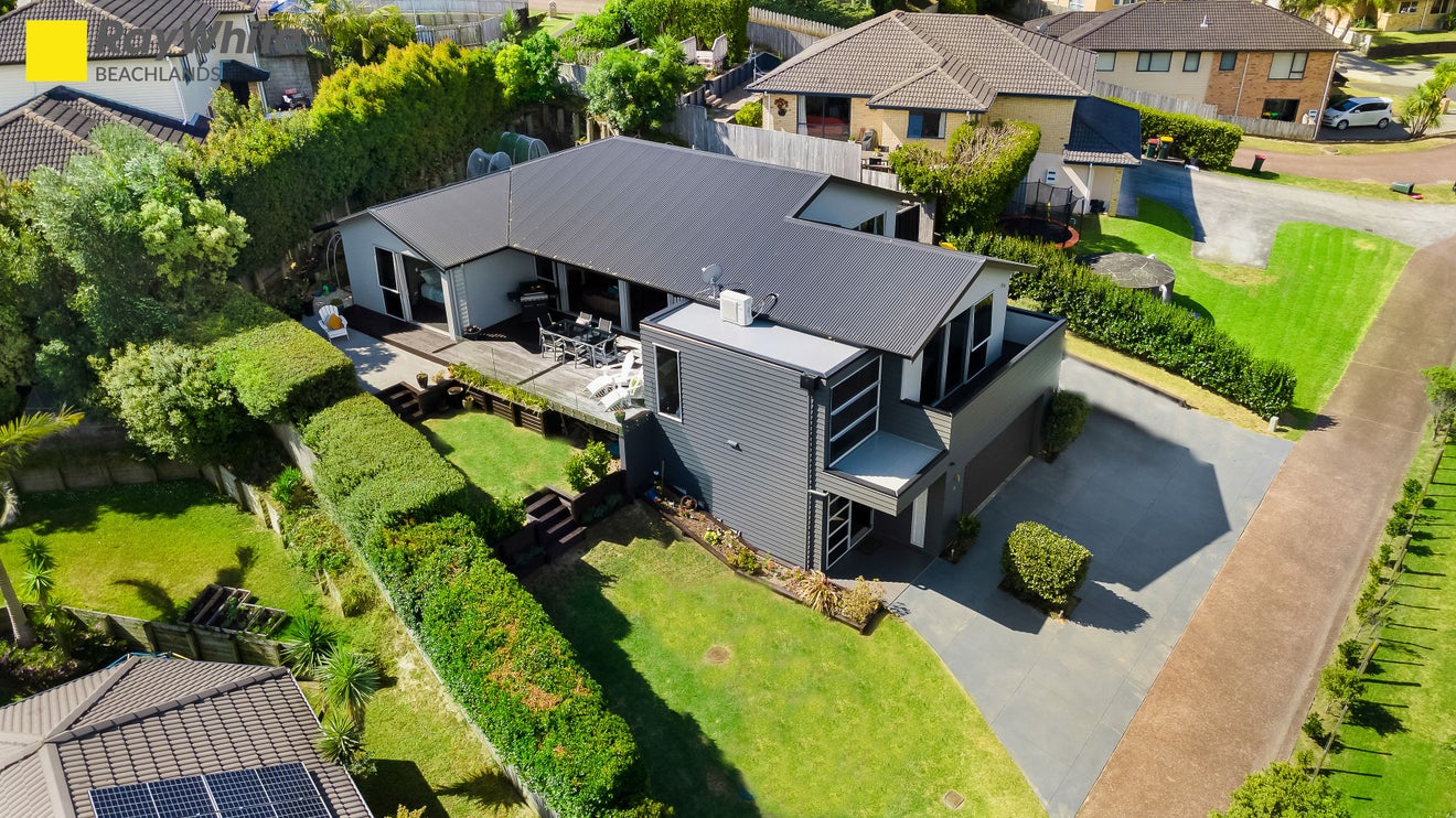 24 Toomer Place, Beachlands, Auckland - Carousel 1