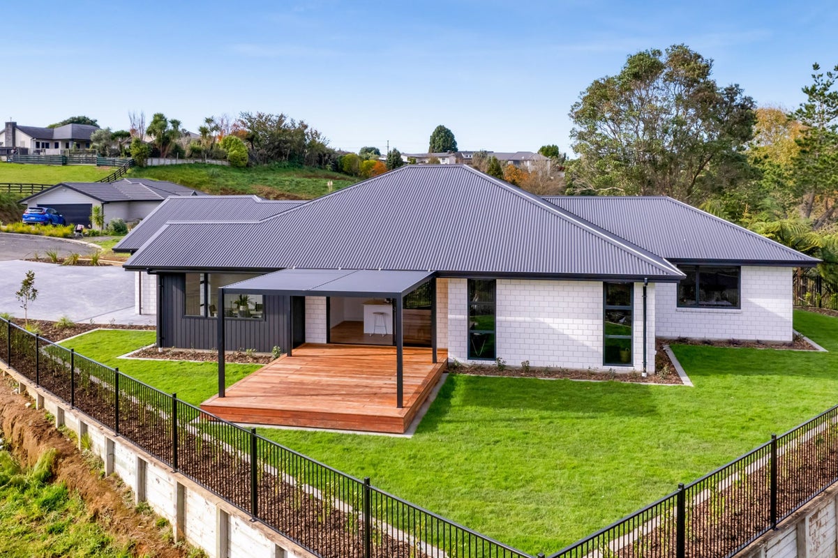 8 Ponga Place, Highlands Park, New Plymouth - Carousel 2