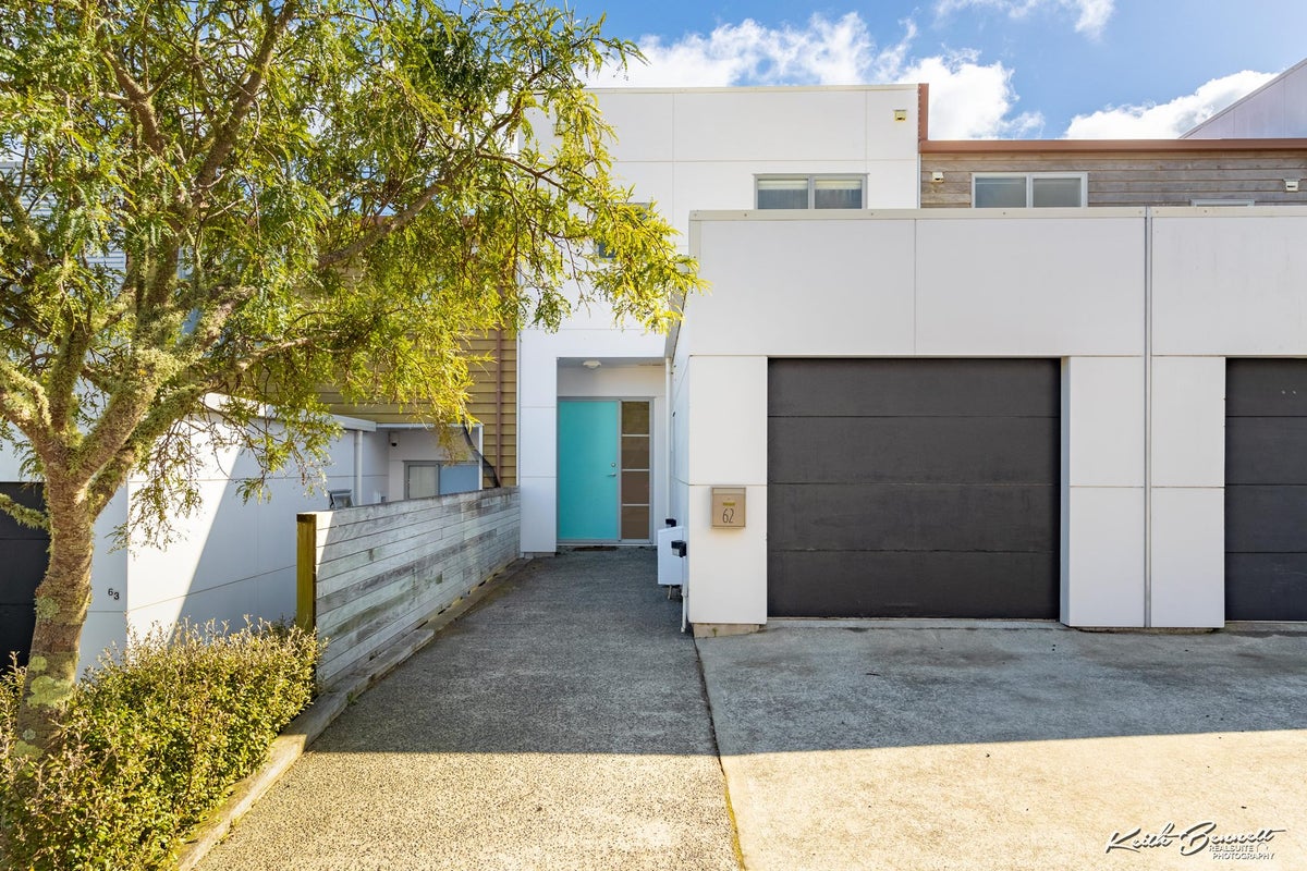 62 Saddleback Grove, Karori, Wellington - Carousel 1