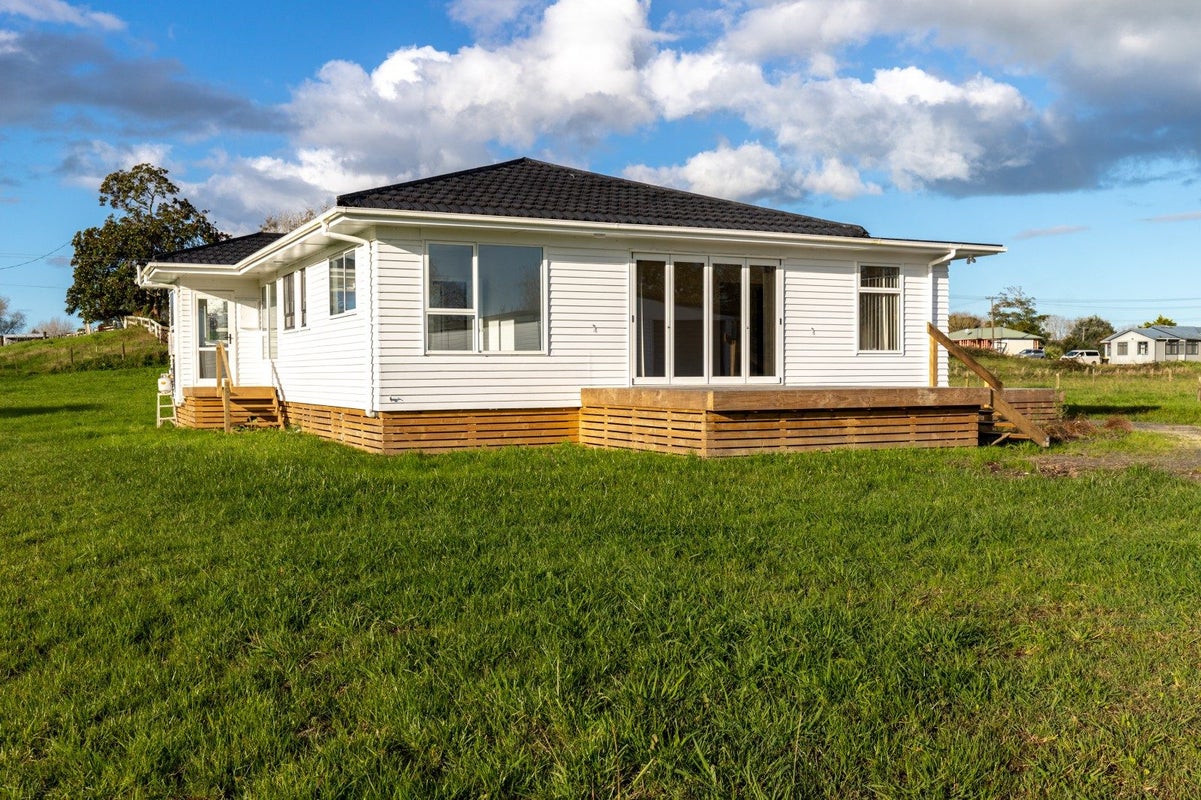 24 Wharf Road, Riwaka - Carousel 1