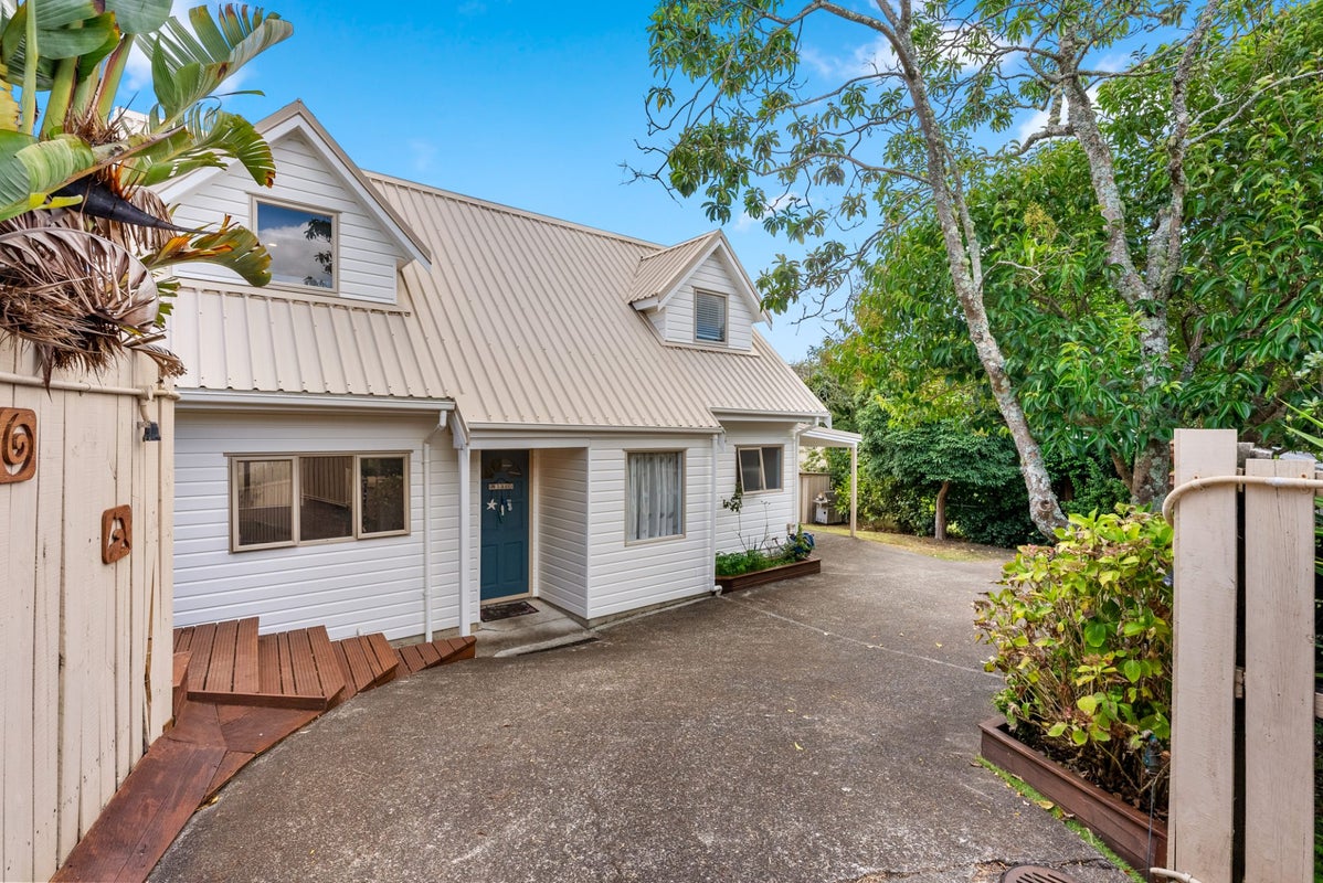 8A Aplin Place, Birkdale, Auckland - Carousel 1