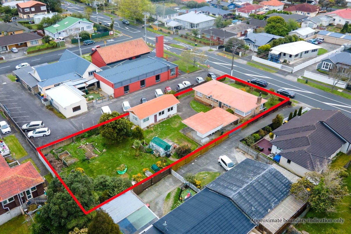 26 Rimu Street, New Lynn, Auckland - Carousel 1