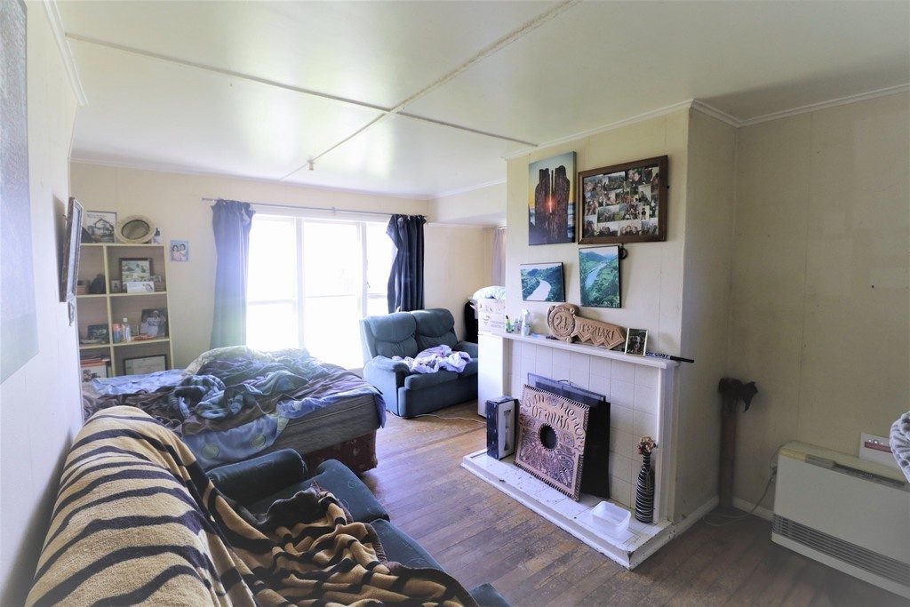 74 Talbot Street, Whanganui East, Whanganui - Carousel 2