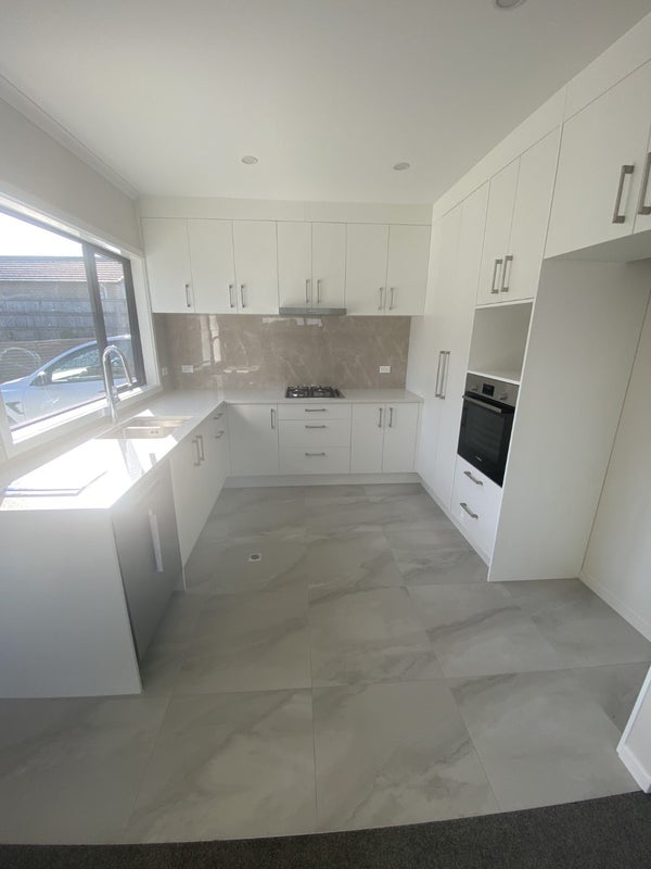 2/10 Ekara Road, Flagstaff, Hamilton - Carousel 2