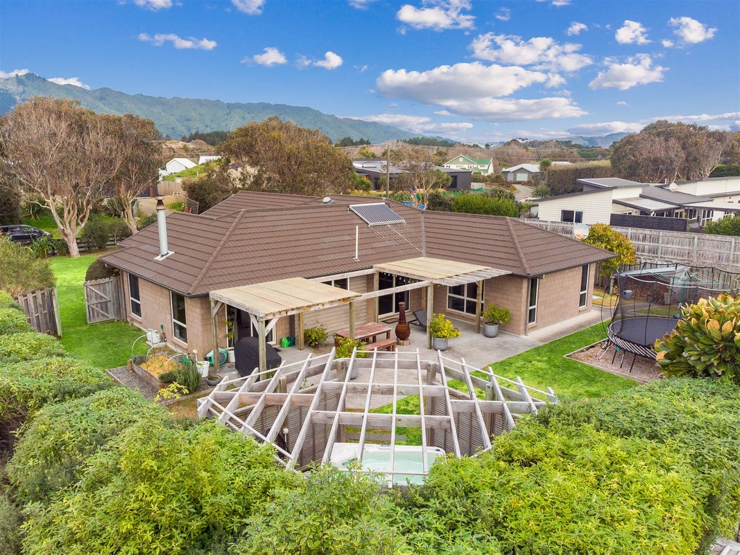 26A Paetawa Road, Peka Peka - Carousel 1