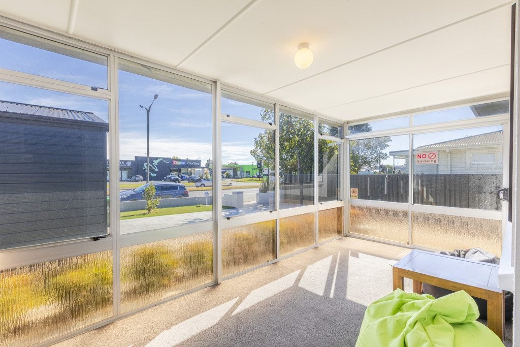 119 Taradale Road, Onekawa, Napier - Carousel 2