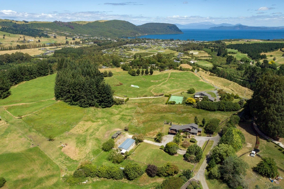 4/864 Whangamata Road, Kinloch, Taupo - Carousel 2