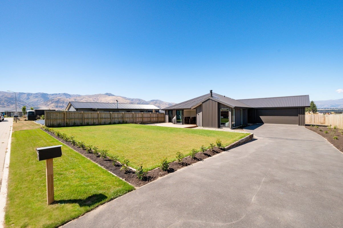 22 Woodpecker Street, Wanaka - Carousel 2