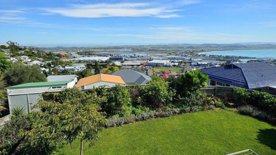 116A Chaucer Road North, Hospital Hill, Napier - Carousel 21