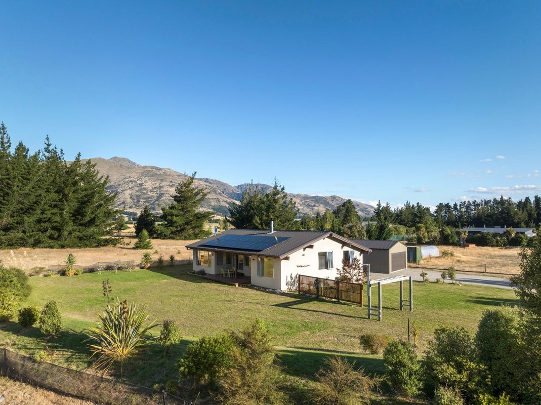 17 Lichen Lane, Wanaka - Carousel 1