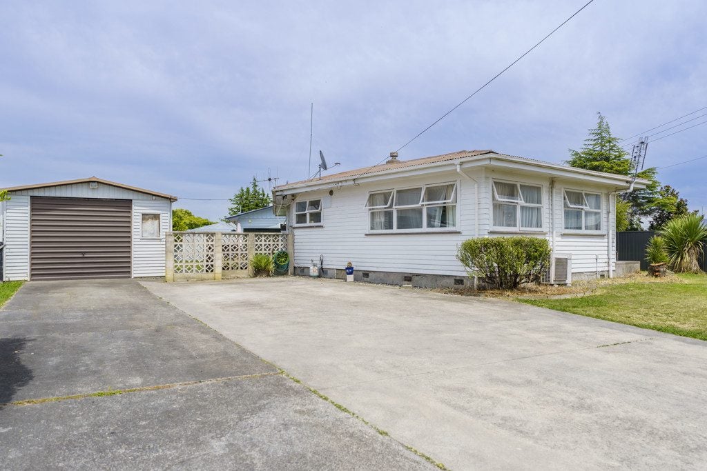 13 Alexander Avenue, Onekawa, Napier - Carousel 1
