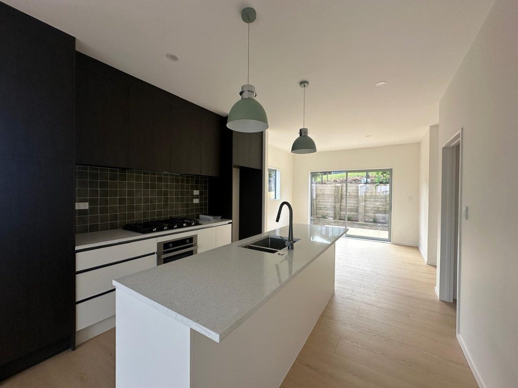 33 Lawson Creek Street, Massey, Auckland - Carousel 1