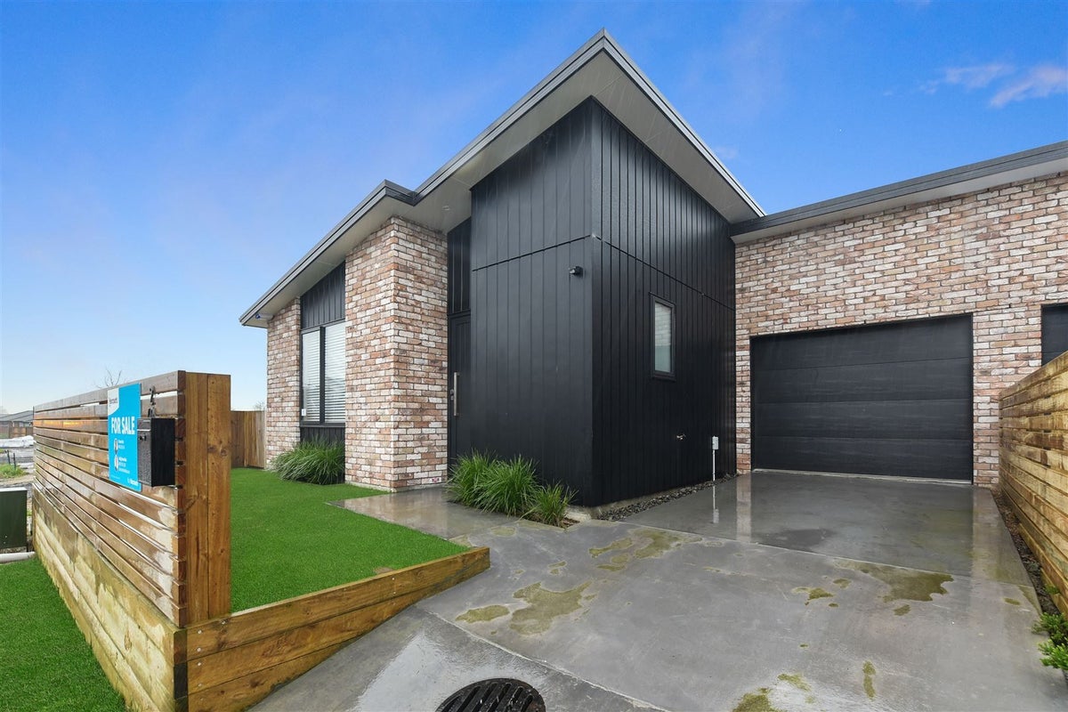 2/40 Maanihi Drive, Rototuna North, Hamilton - Carousel 1