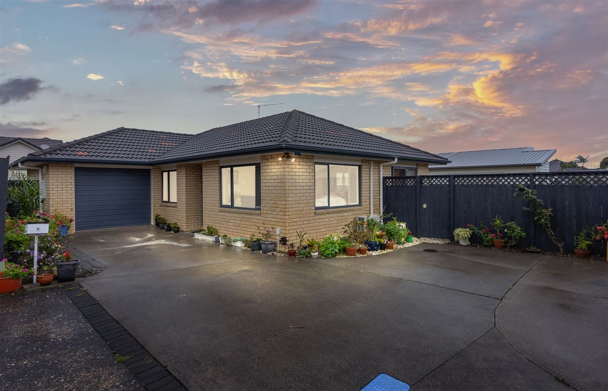 8 Manresa Close, Hillpark, Auckland - Carousel 1