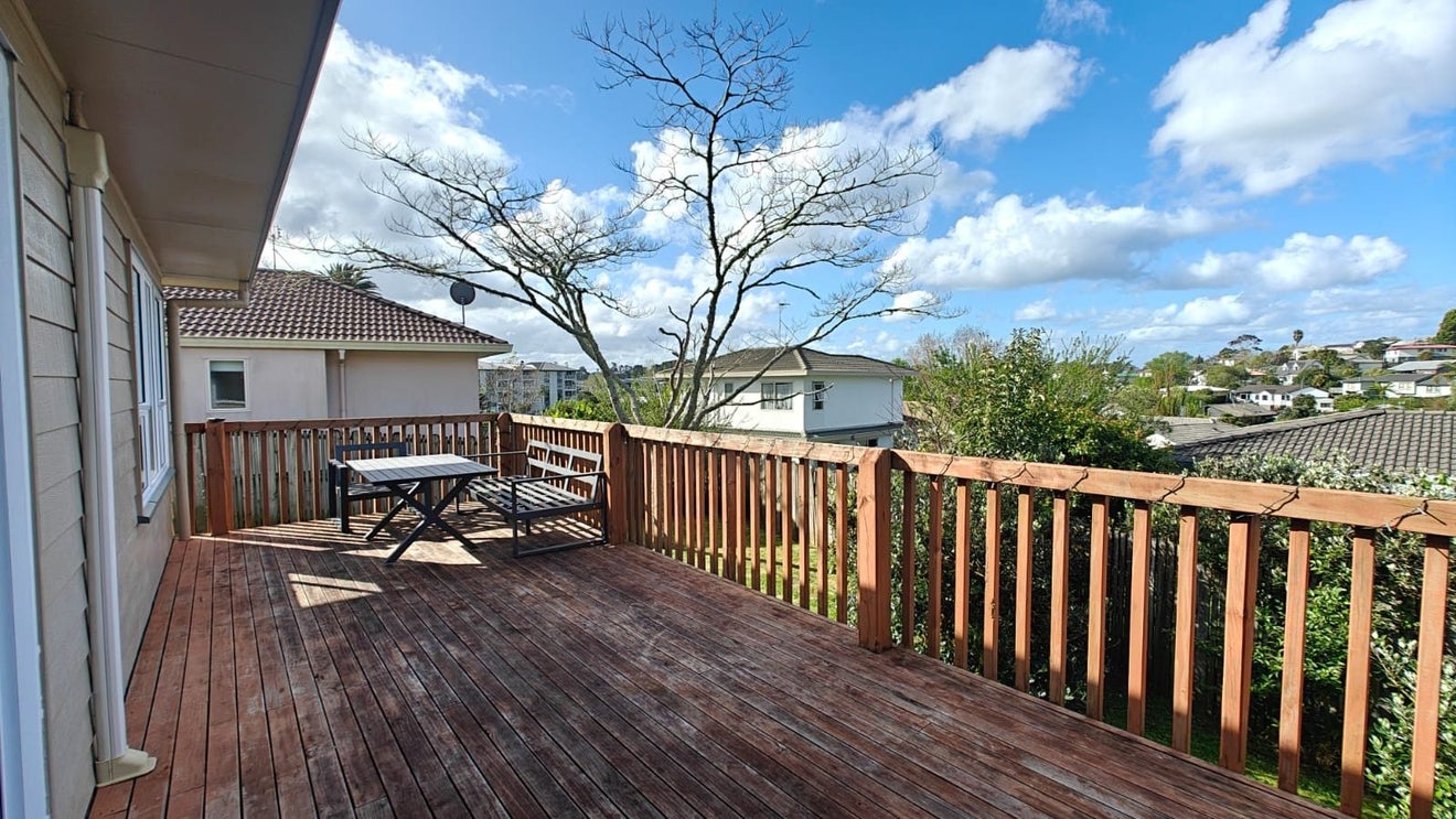 97 Unsworth Drive, Unsworth Heights, Auckland - Carousel 2