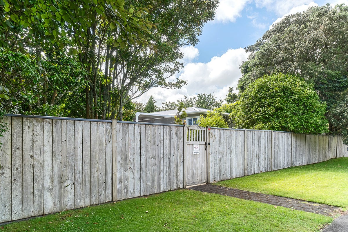 35 Fernleigh Street, Ferndale, New Plymouth - Carousel 17