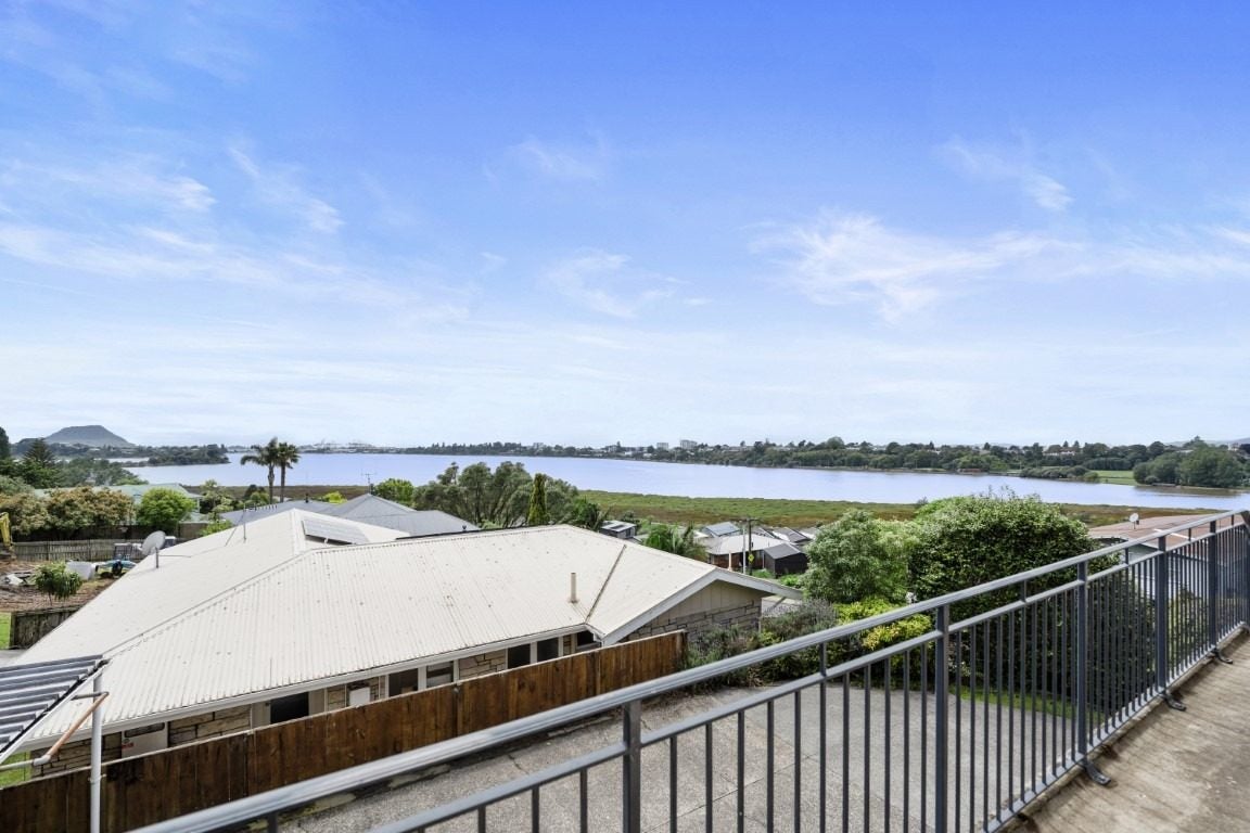 38 Churchill Road, Judea, Tauranga - Carousel 16