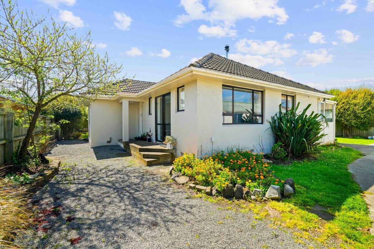 80 Gilberthorpes Road, Hei Hei, Christchurch - Carousel 1