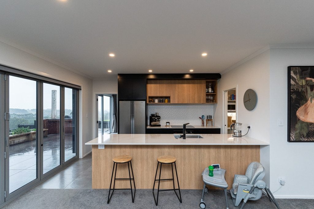 16 Varsity Heights, Fitzherbert, Palmerston North - Carousel 2